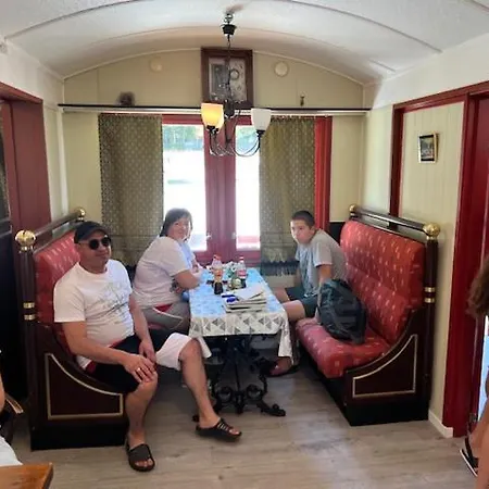 Reiarsfossen & Motel