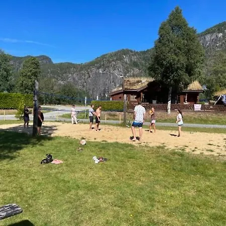 Reiarsfossen & Motel Bygland