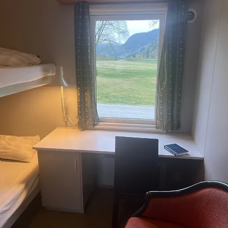 Reiarsfossen & Motel